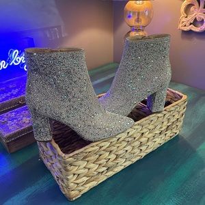 BNWT BETSEY JOHNSON BLING RHINESTONE SWAROVSKI PUMPS SZ 5 1/2